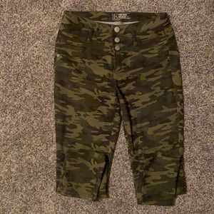 Camo skinny jeans